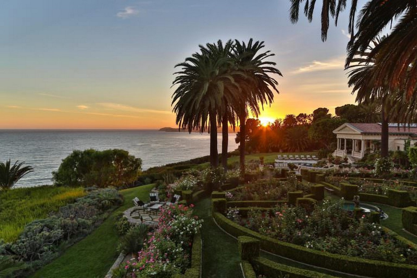 The sunset view as viewed from the garden_ⒸChris Cortazzo
