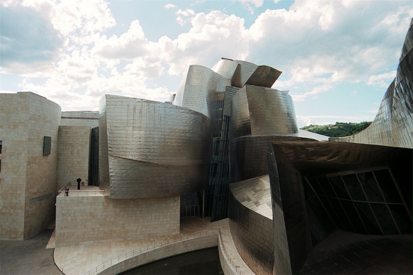 Guggenheim Museum_Flickr user_ ©cincinnato