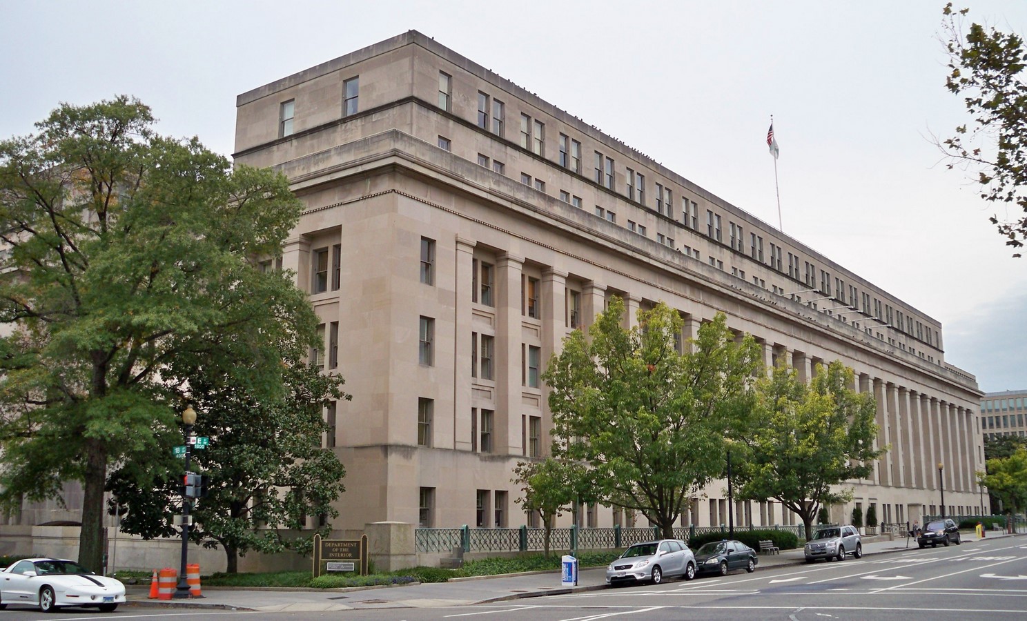 utilization of high recycled carpeting and furnishings in Department of the Interior, Headquarters Building, Washington, DC _ ©MBisanz