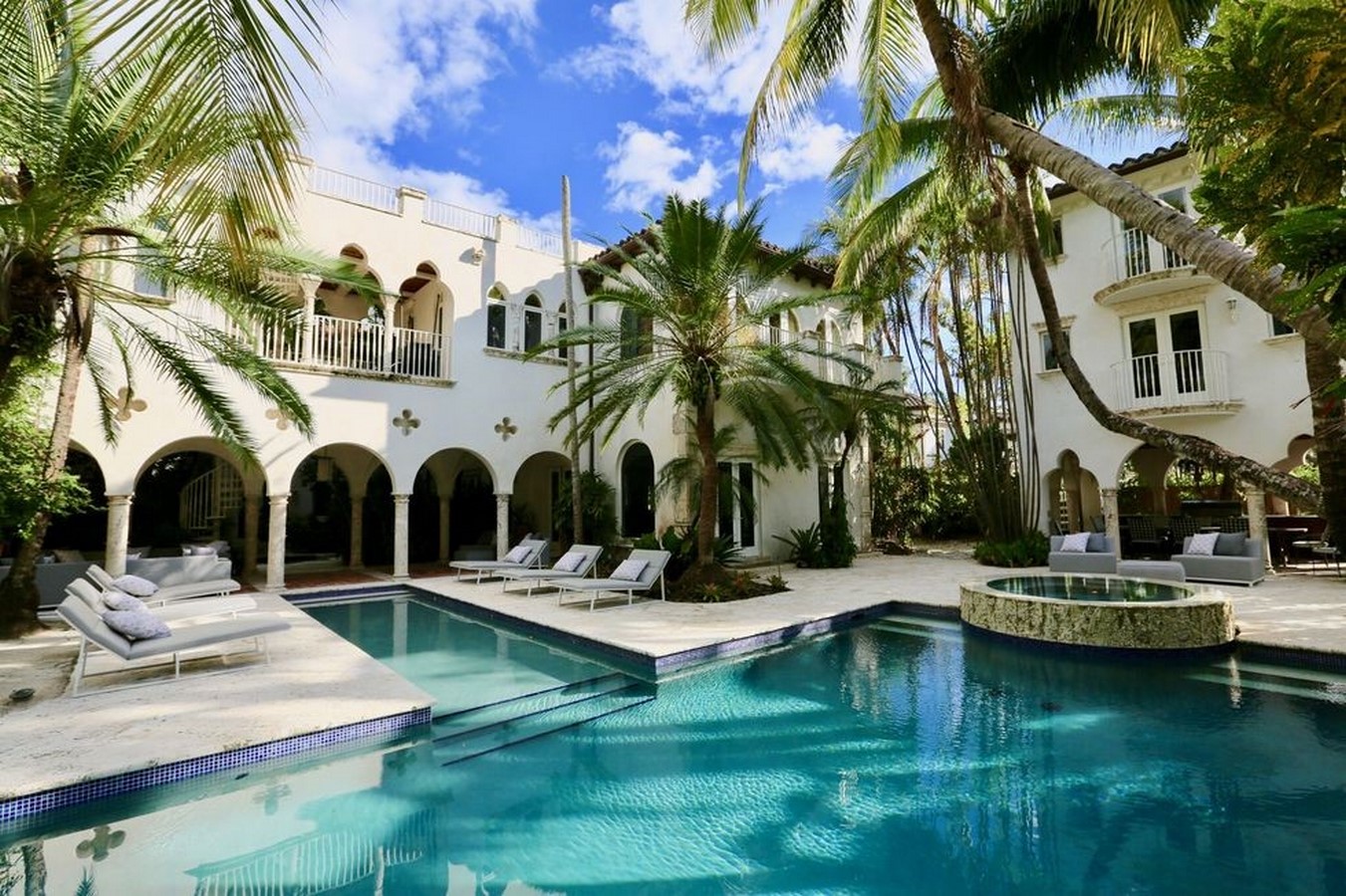 An inside look at all the houses owned by Lenny Kravitz - Sheet10