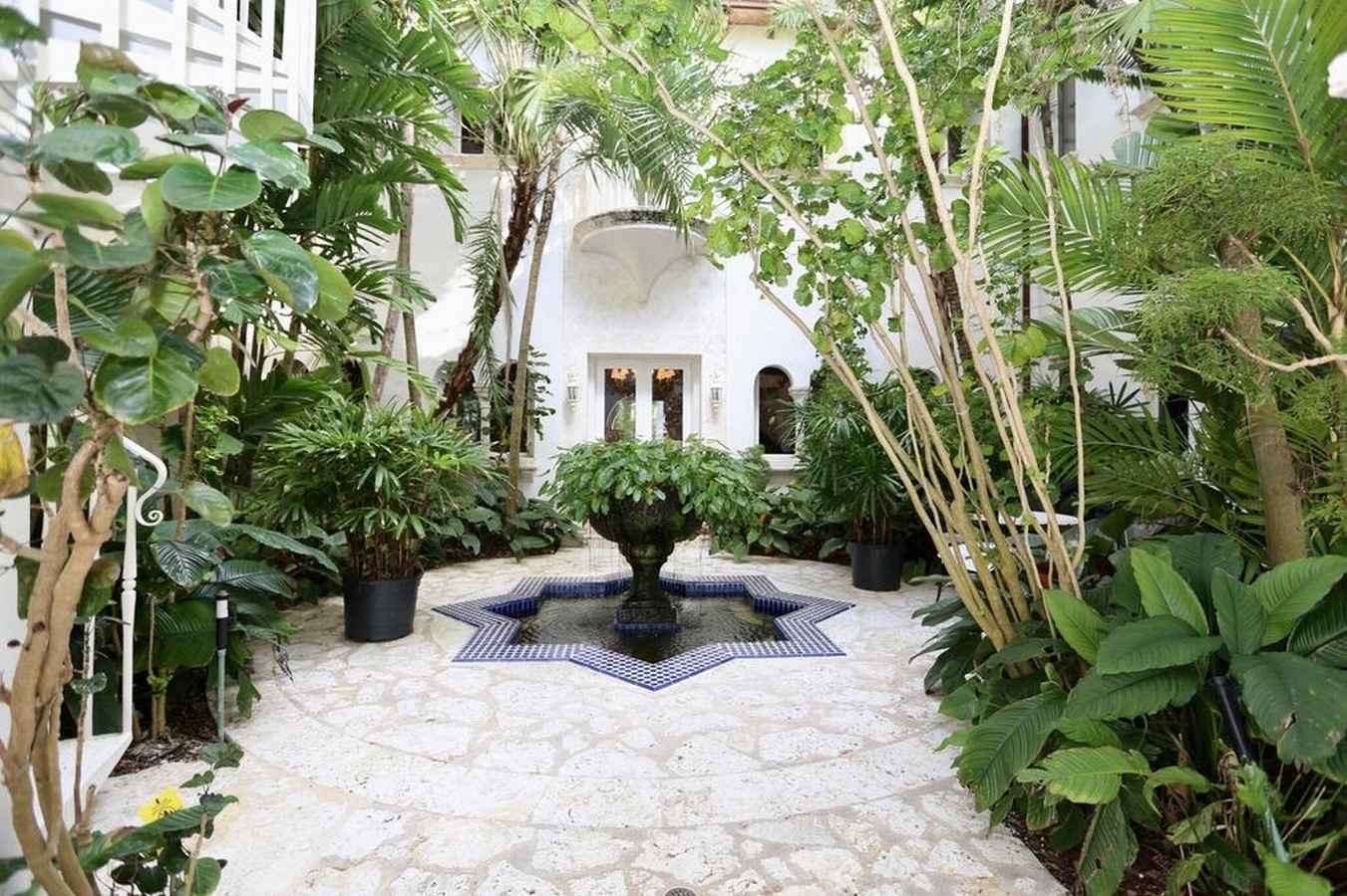 An inside look at all the houses owned by Lenny Kravitz - Sheet14