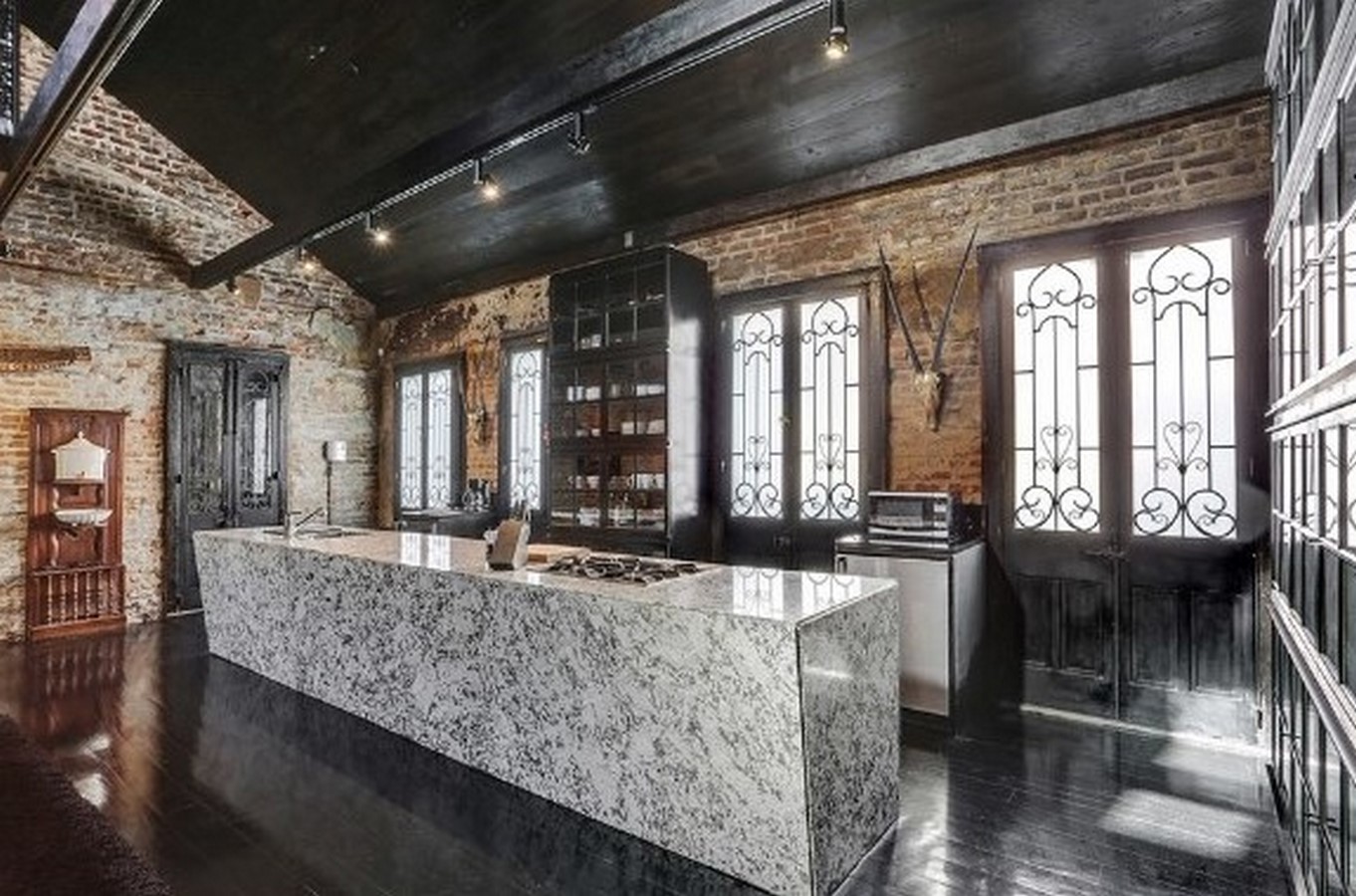 An inside look at all the houses owned by Lenny Kravitz - Sheet31