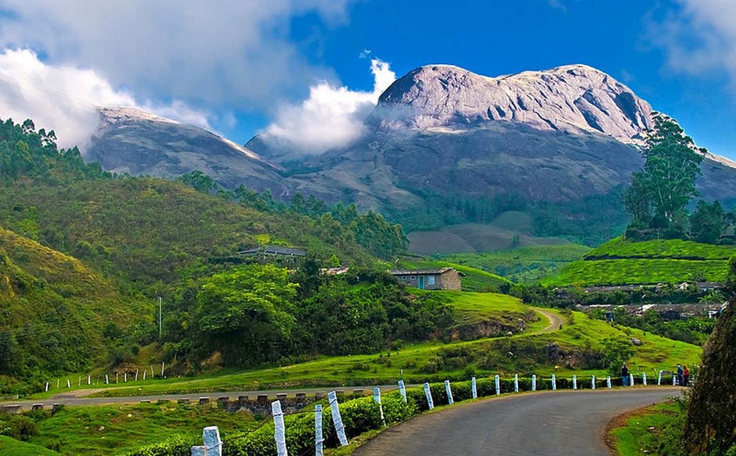15 Places to visit in Munnar for Travelling Architect - Sheet1