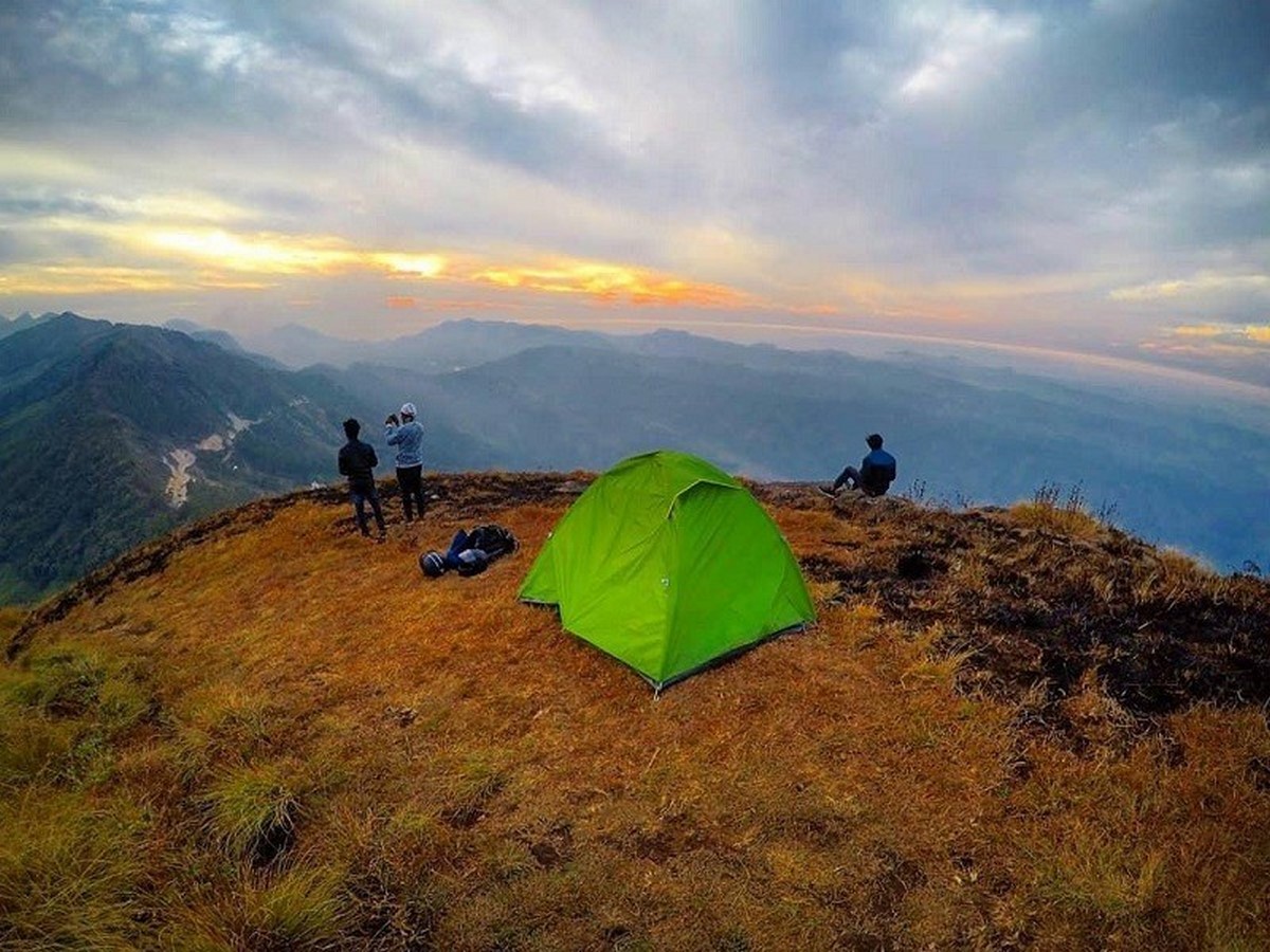 Trekking and camping at Chokramudi in Munnar_©Travelwell