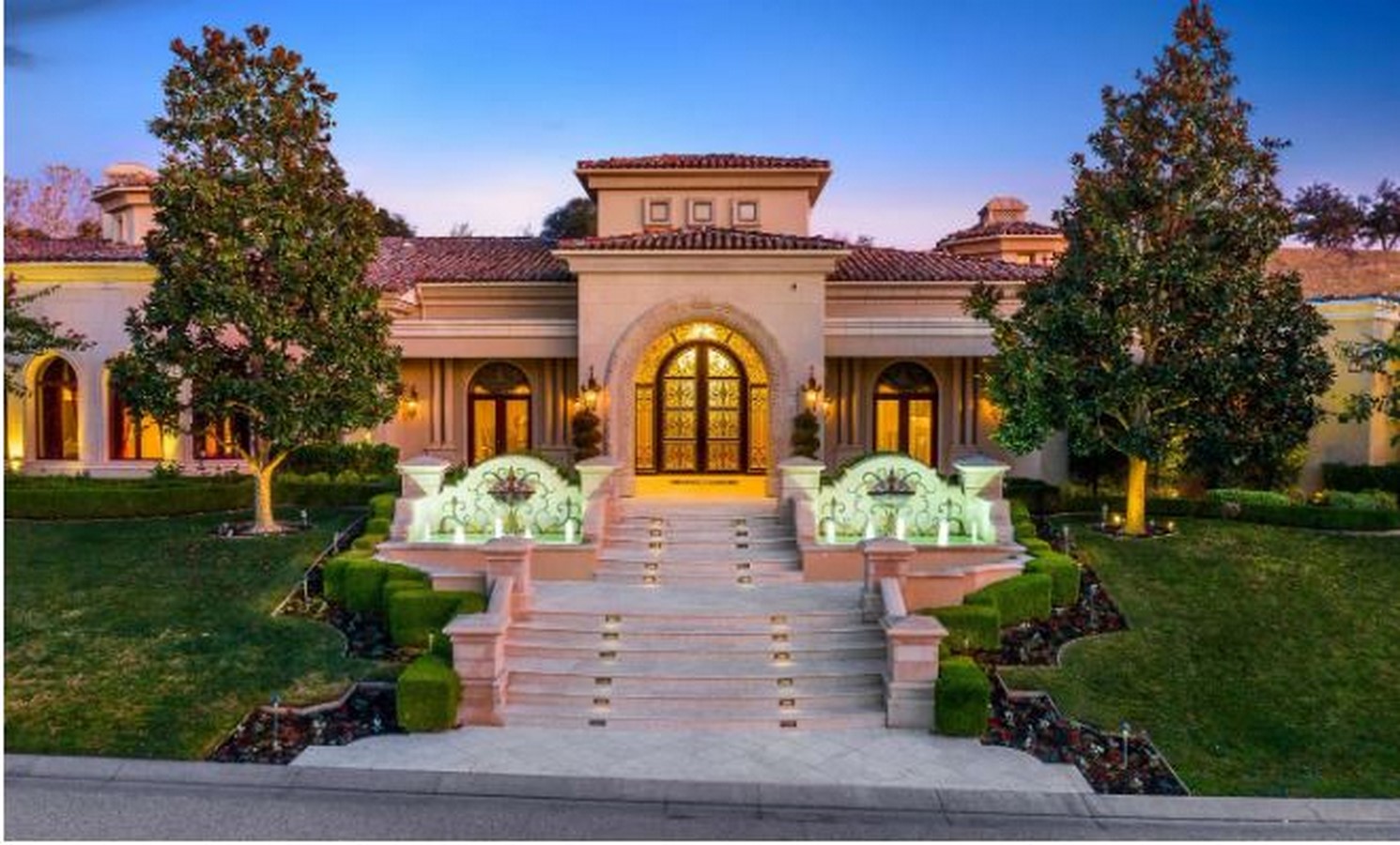 Britney Spears House: 10 Facts through Architect's Lens - Sheet3