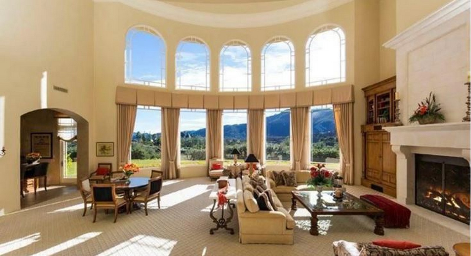Britney Spears House: 10 Facts through Architect's Lens - Sheet4