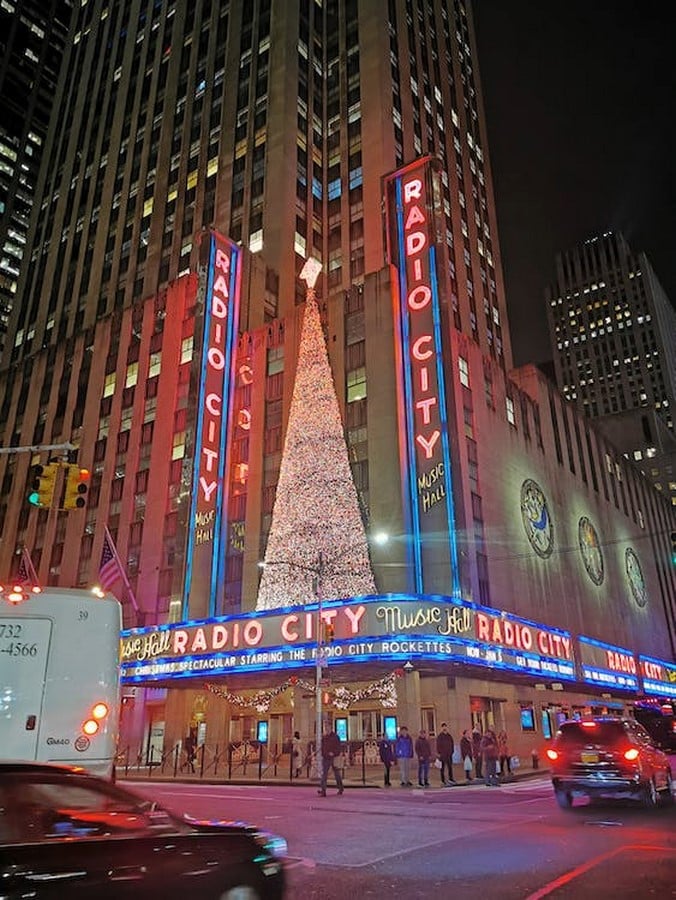 Exterior of the Radio City Music Hall_©Marani Ceja/Pexels