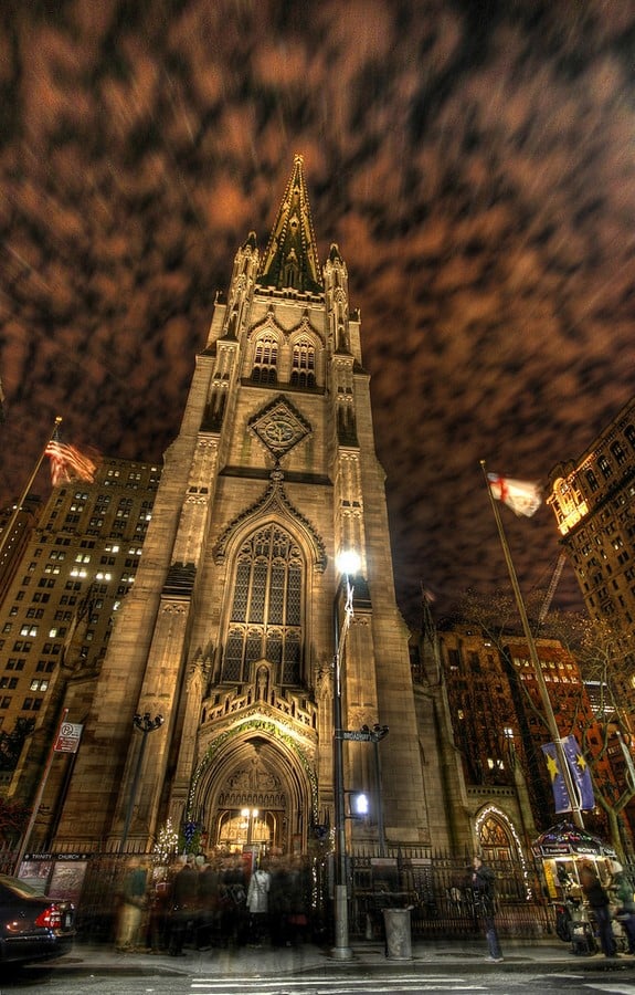 The Facade at Night_©Rafael Peixoto Ferreira/Flickr