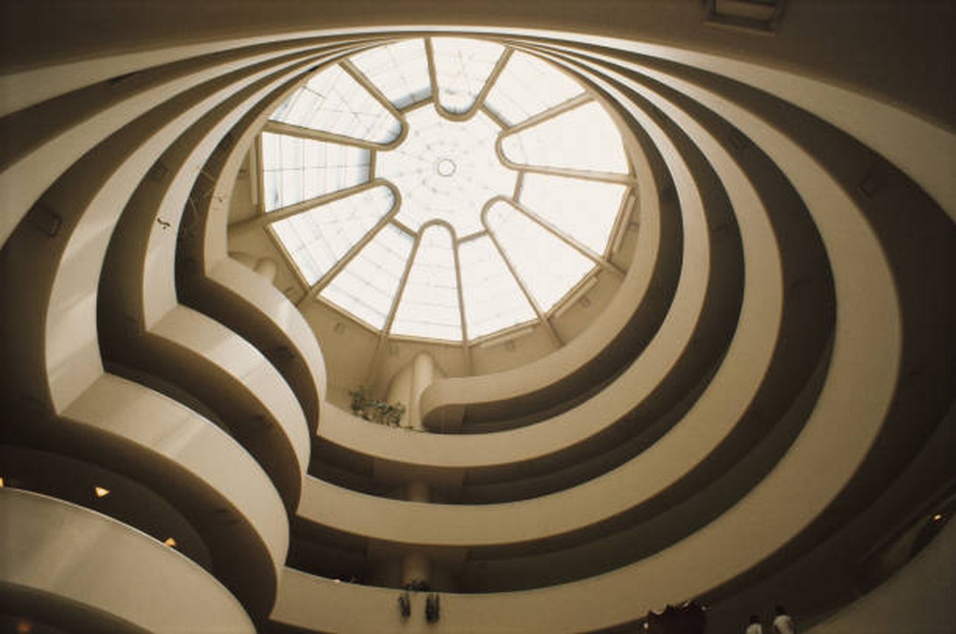 The Skylight and Ramp on the inside_©Archive Photos/Getty