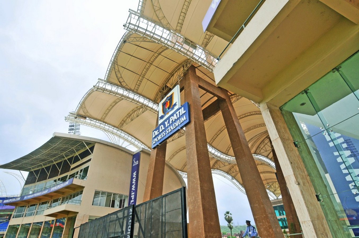 D Y Patil Stadium_ ©Hafeez Contractor