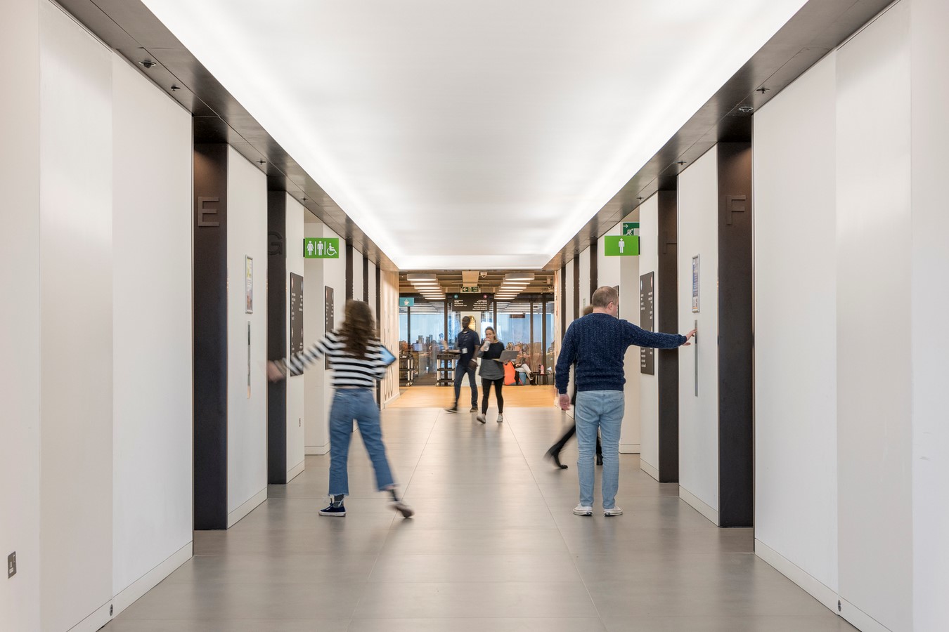 Amazon office at Principal Place_ ©fosterandpartners.com