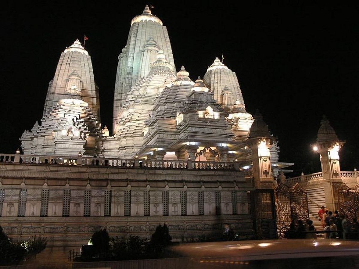 BirlaMandir_ A view of the temple at night _©kolkatatourism.travel