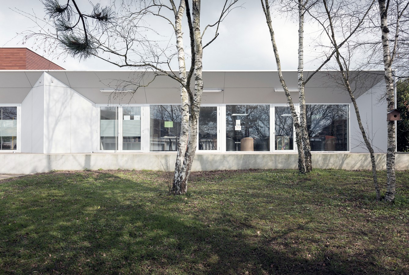 Construction of Equipment Comprising a Documentation Center by BRUT Architects - Sheet2