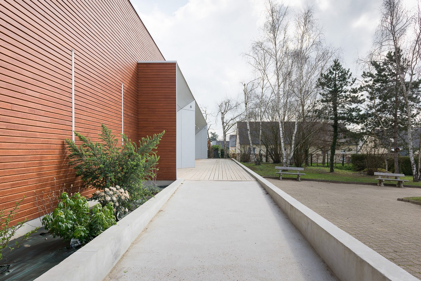 Construction of Equipment Comprising a Documentation Center by BRUT Architects - Sheet3