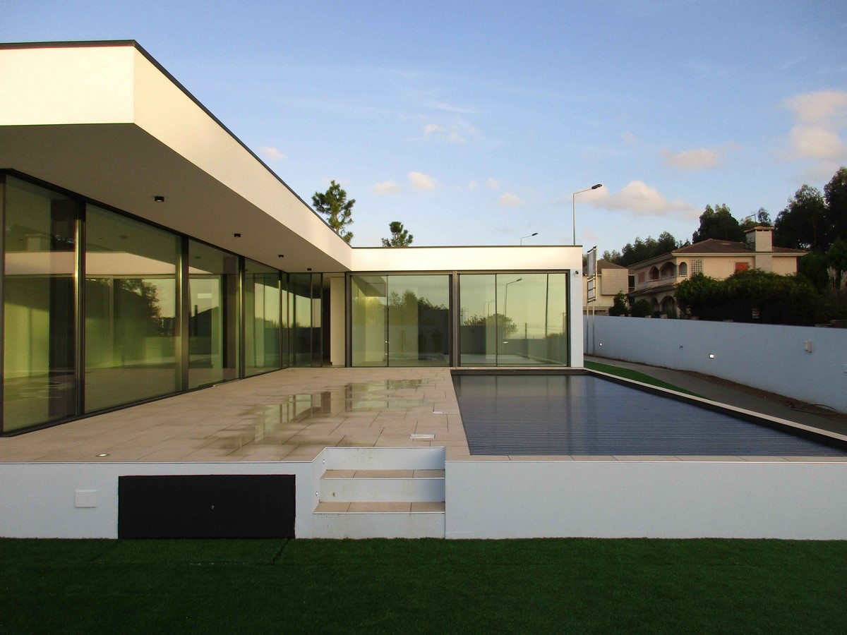 Modern House in Gaia by Utopia - Arquitectura e Engenharia Lda - Sheet9