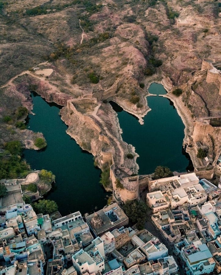 Ranisar Padamsar Lake_©https://taxiservicesjodhpur.com/lakes-in-jodhpur/