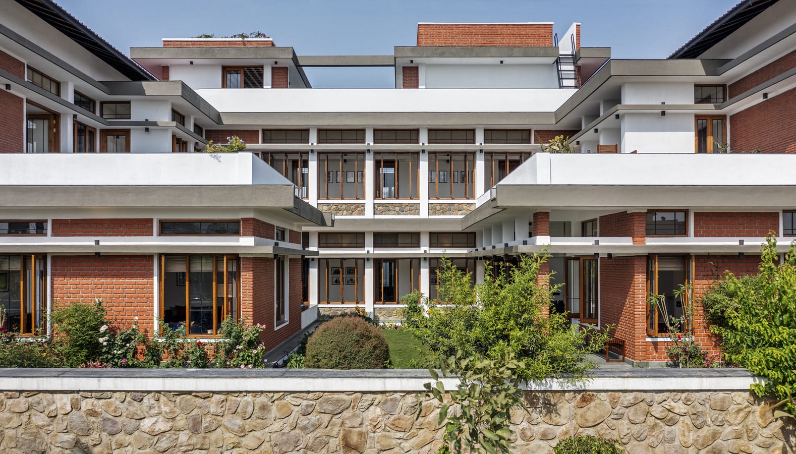 50 beautiful houses in India - Sheet16