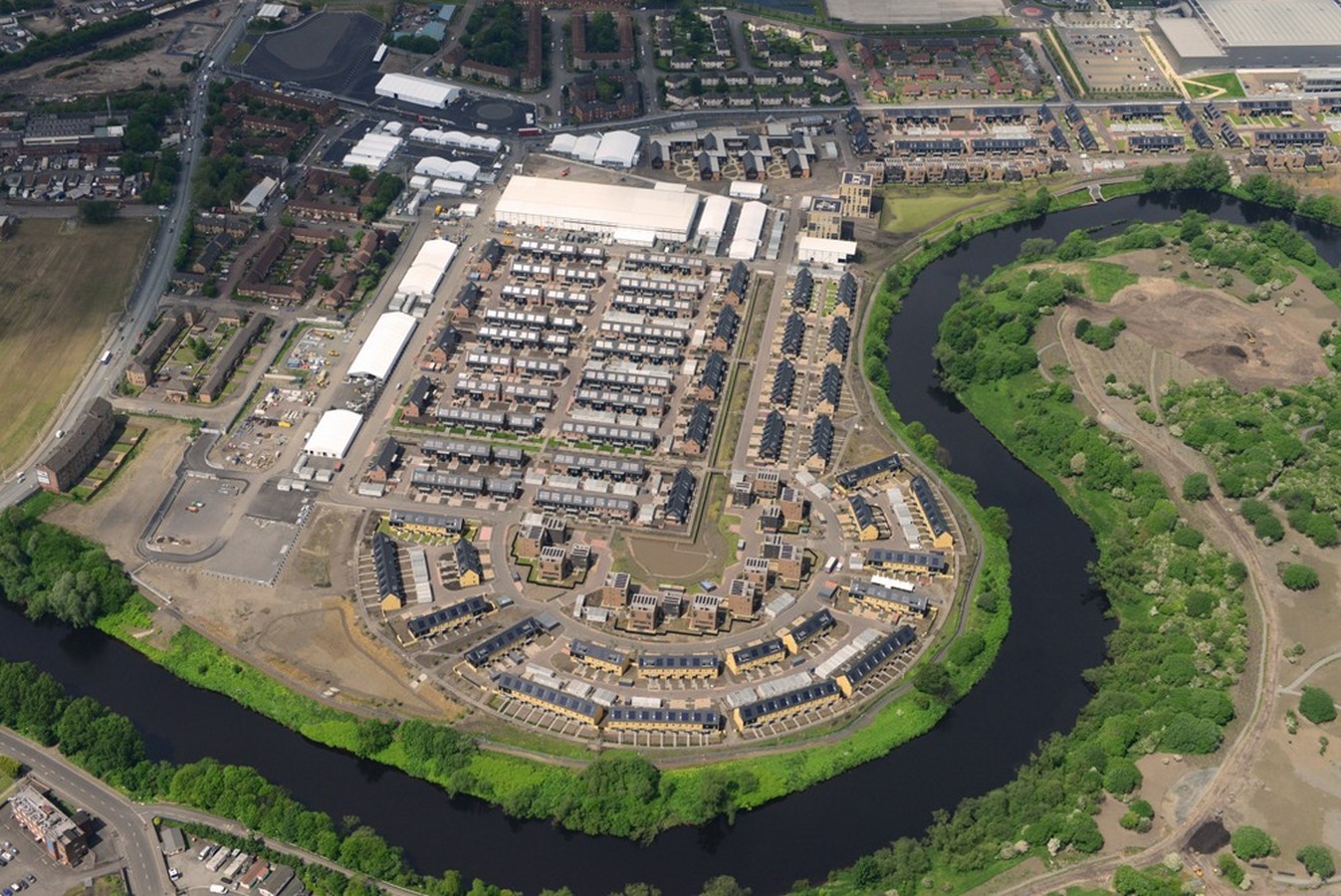 CommonWealthGamesAthletesVillage_©https://www.architectsjournal.co.uk/buildings/commonwealth-games-athletes-village-by-rmjm