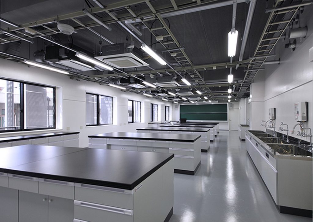 Faculty of Science building, Osaka City University by Showa Sekkei