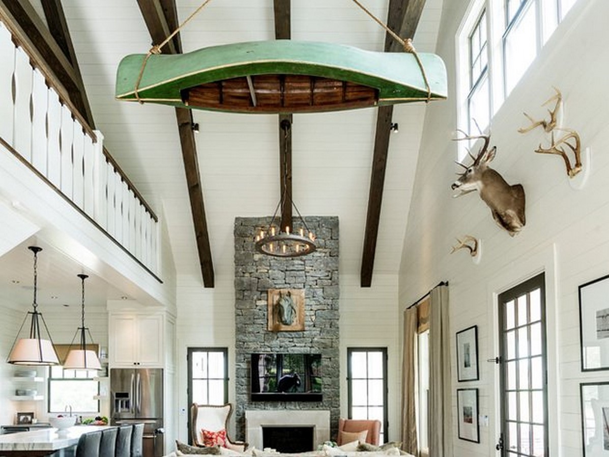 The deer heads that some of the decoration in the interior of the house_©Kristin Luna https://nashvillelifestyles.com/at-home/at-home-with-luke-bryan/