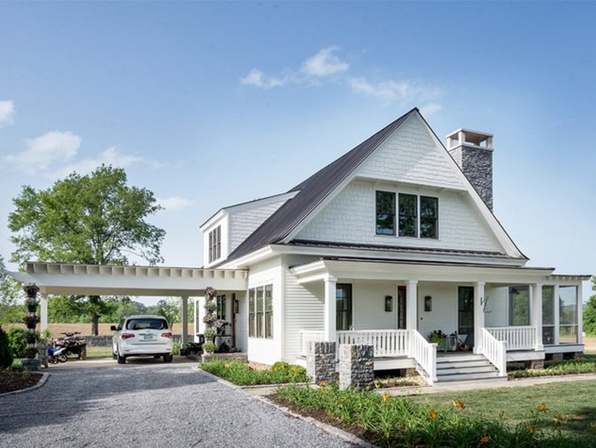 The guest house at the ‘Red Bird Farm’_©Kristin Lunahttps://nashvillelifestyles.com/at-home/at-home-with-luke-bryan/