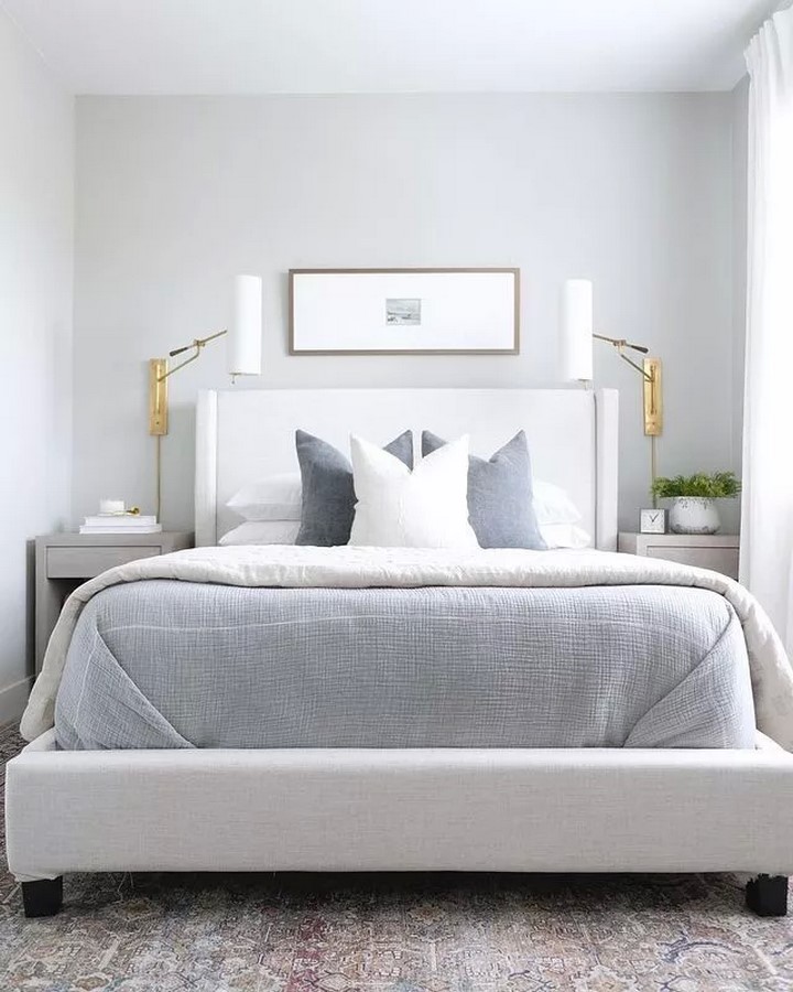 A Contemporary Style Bedroom_© https://www.thespruce.com/contemporary-bedrooms-youll-love-350634