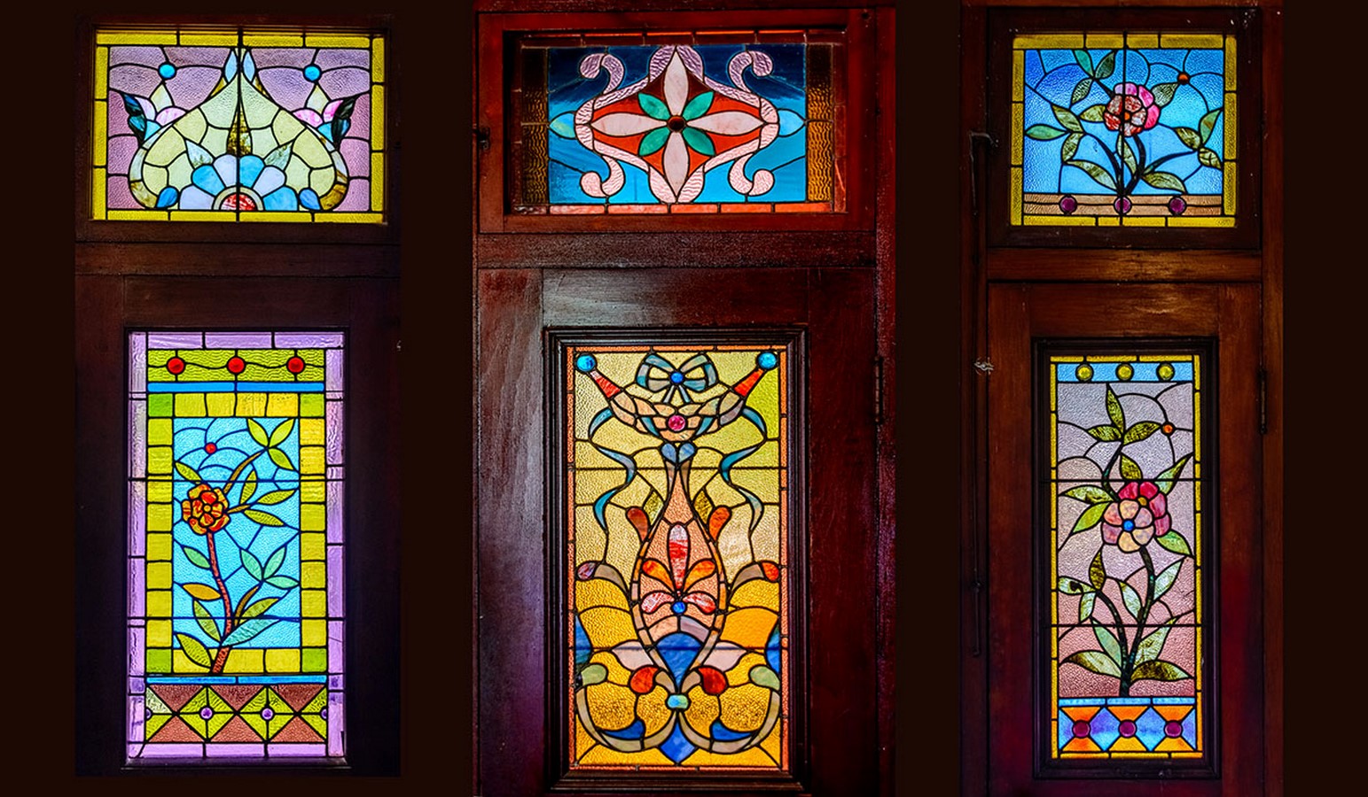 The Seaquist House stained glass windows_©https://www.chron.com/news/houston-texas/houston/article/Look-inside-this-historic-formerly-endangered-13825150.php#taboola-10