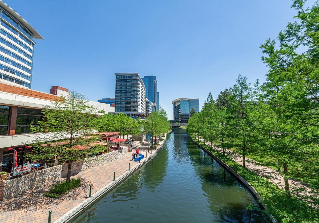 The Woodlands_©https://mikeseder.com/learn-the-truth-about-real-estate-industry/