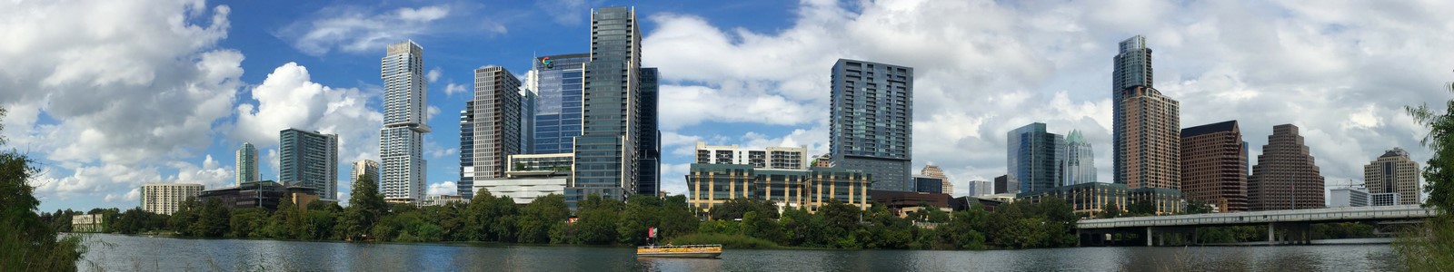 Panoramic view of Austin City_©TheCaliBook