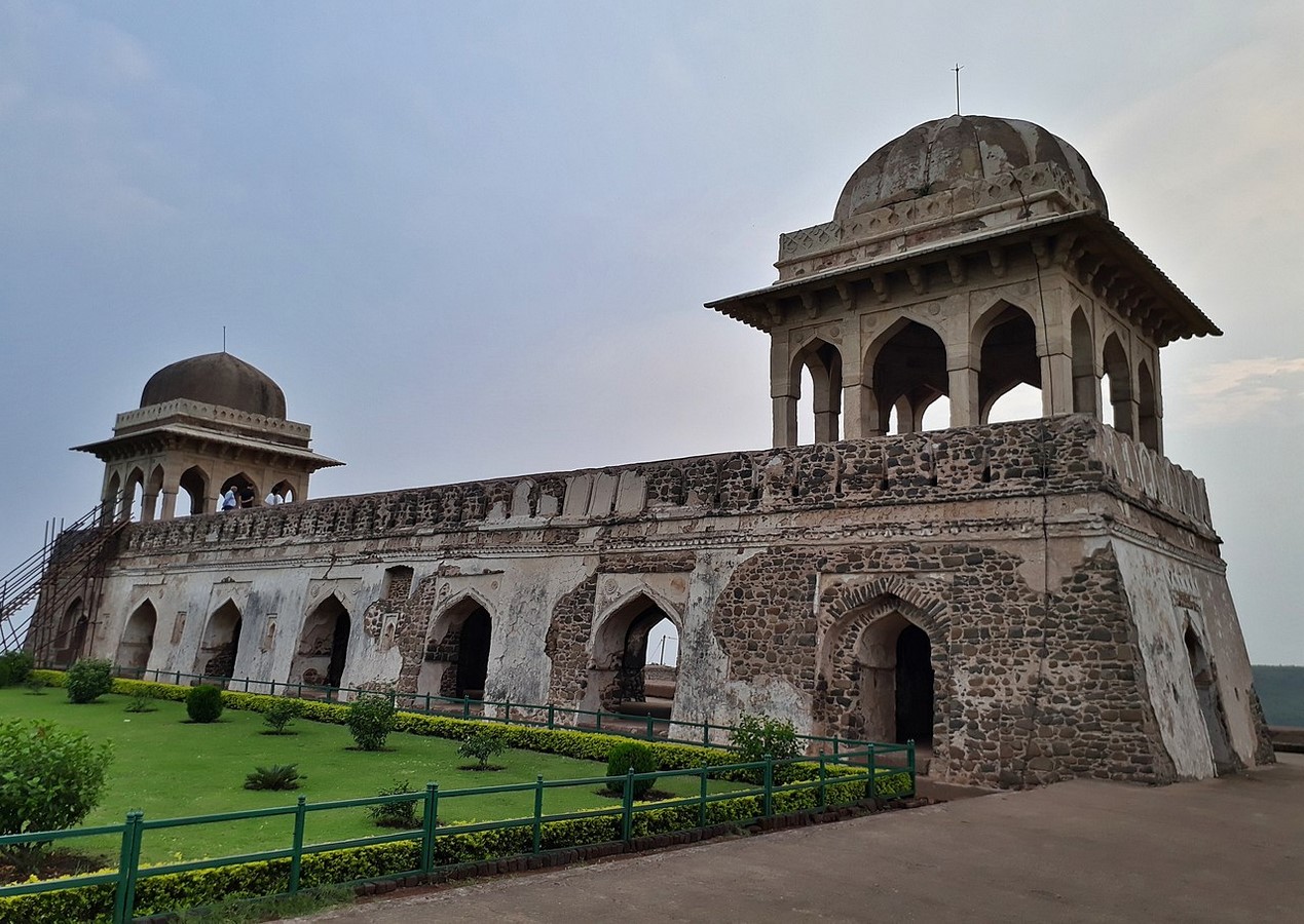 An architectural review of location: Mandu, MP - Sheet4