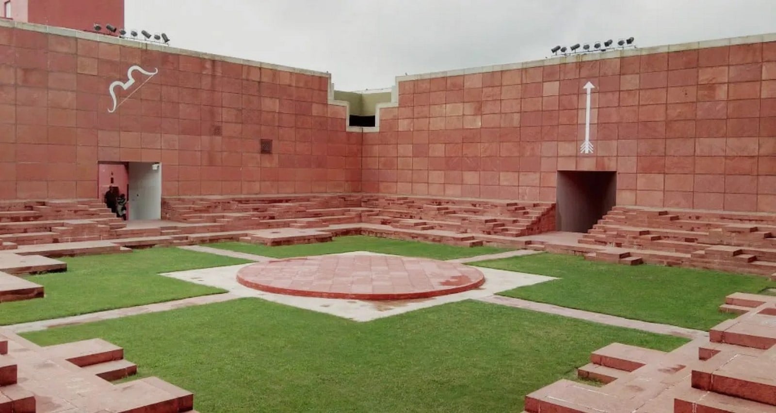 30 Famous Architects & Their Famous Buildings - Sheet12