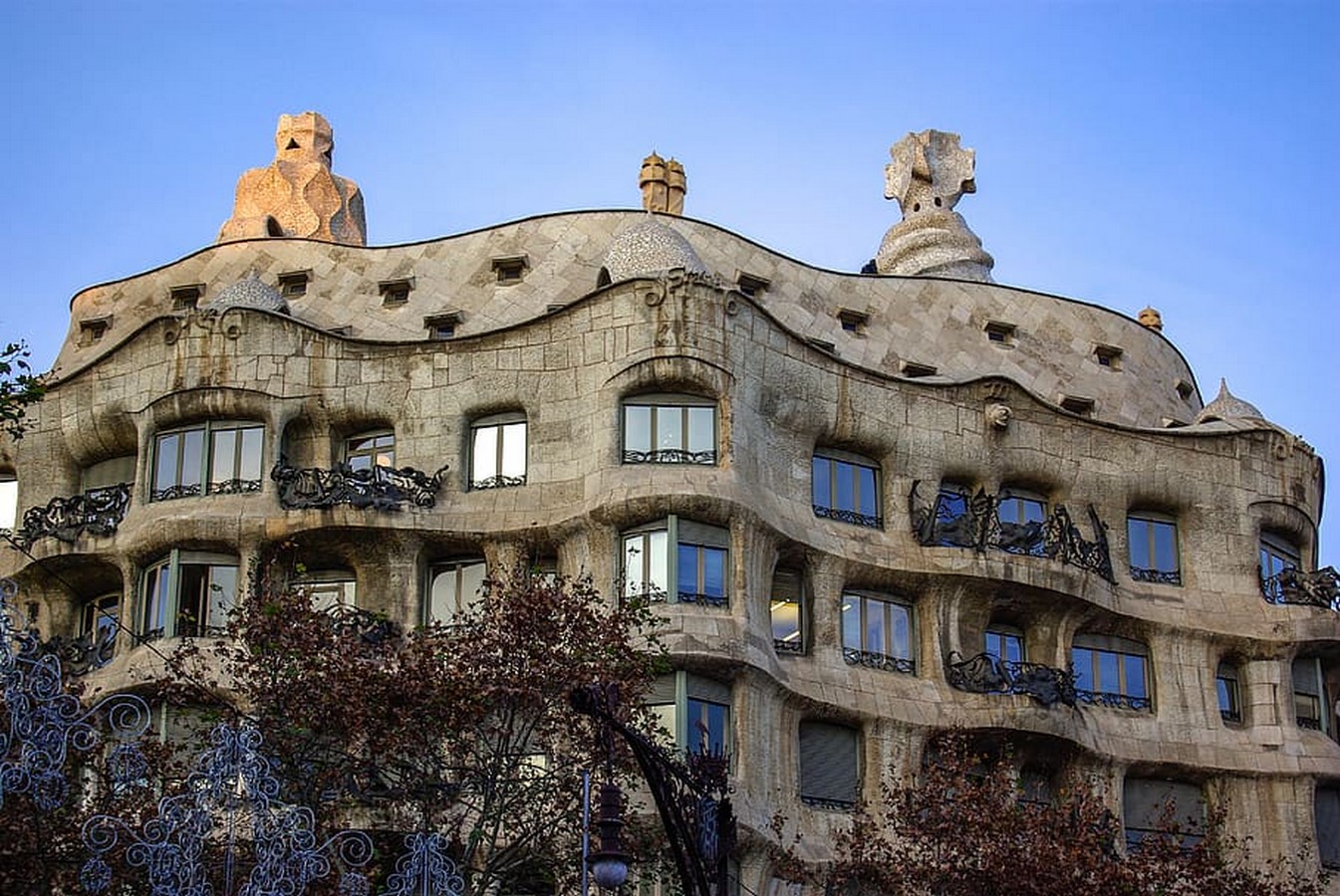 30 Famous Architects & Their Famous Buildings - Sheet36