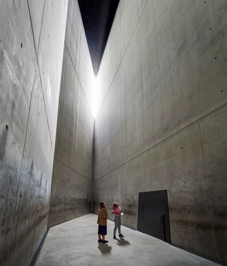 30 Famous Architects & Their Famous Buildings - Sheet47