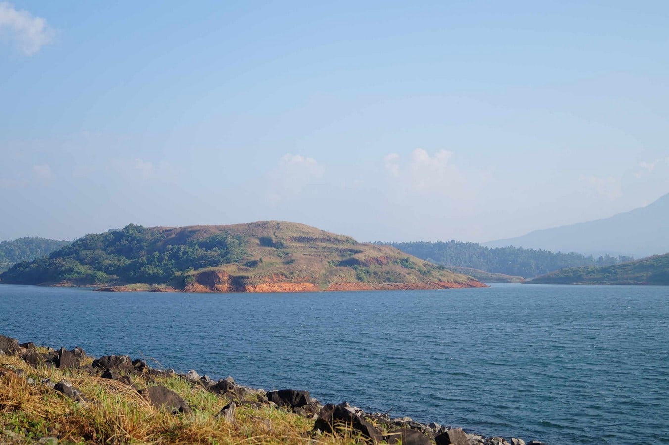 A Perspective of Banasura Dam_©https://tinyurl.com/2p8v8fac