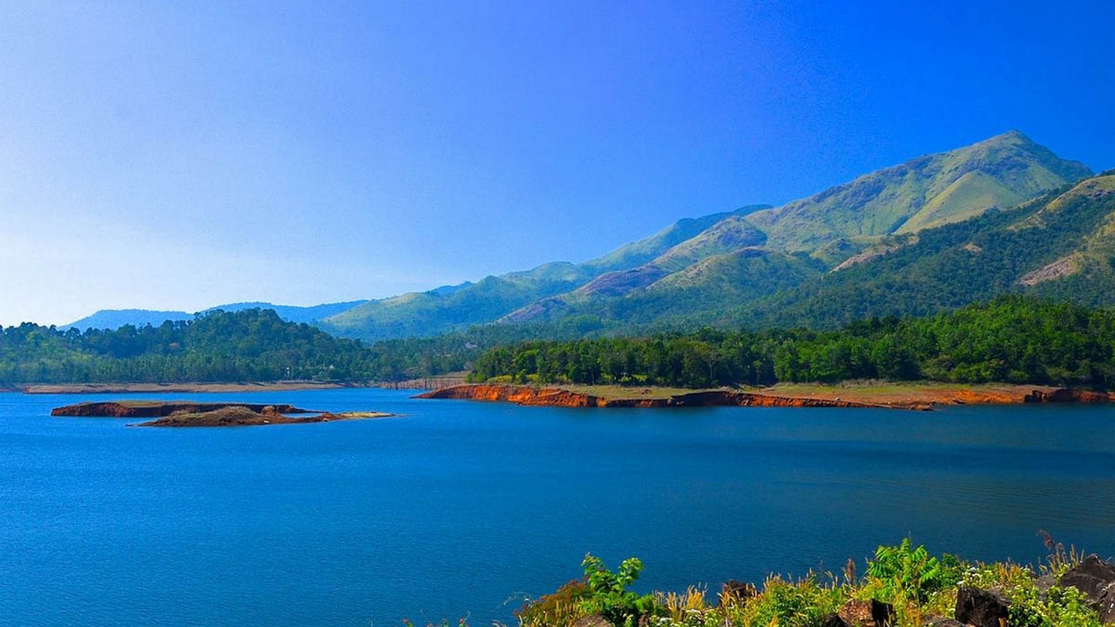 Banasura Dam A Different View_©https://irisholidays.com/kerala/wayanad/banasura-sagar-dam