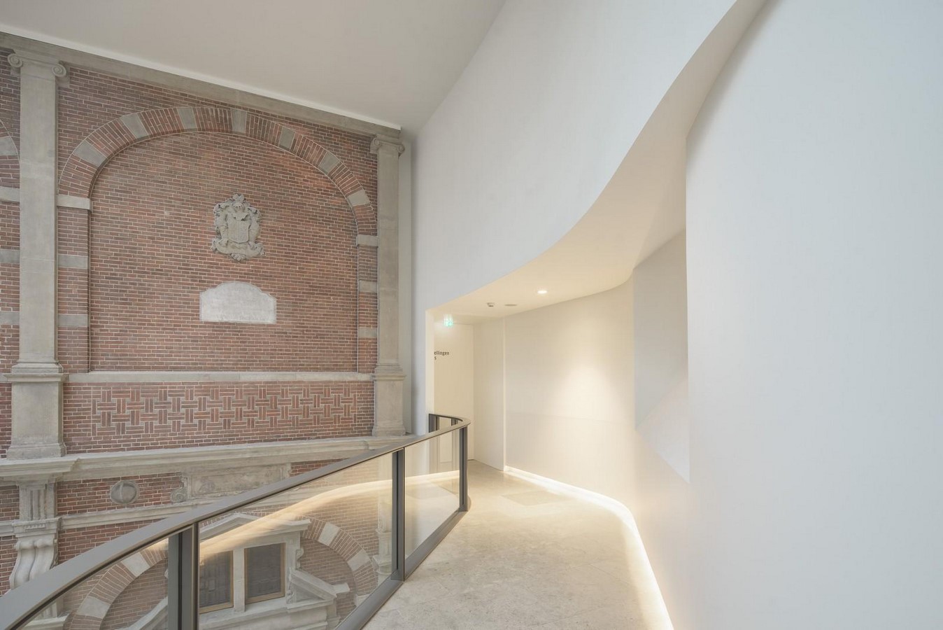 Corridor of the Philips Wing _©archello.com