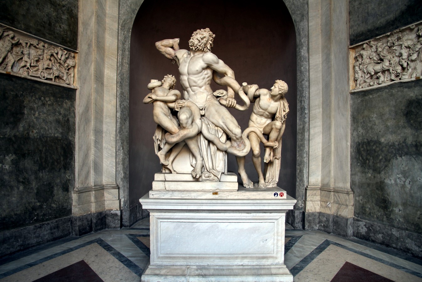 Museums of the World: Vatican Museums - Sheet3
