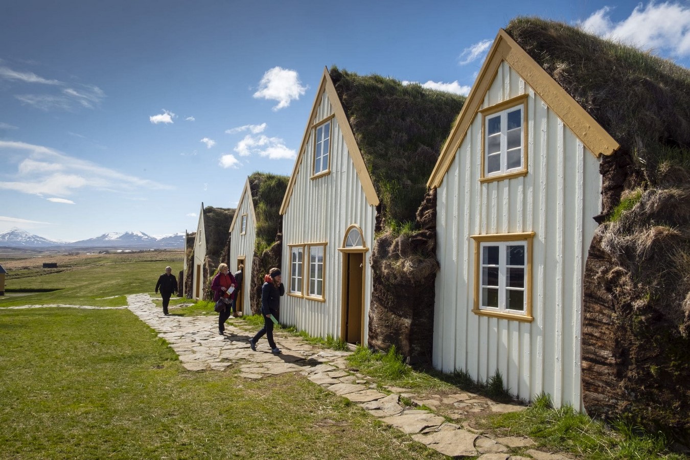 An architectural review of a location: Iceland - Sheet6