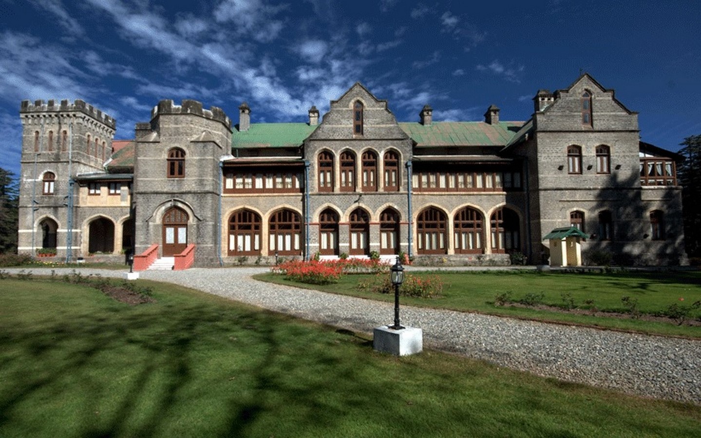 15 Places To Visit In Uttarakhand for Travelling Architect - Sheet25