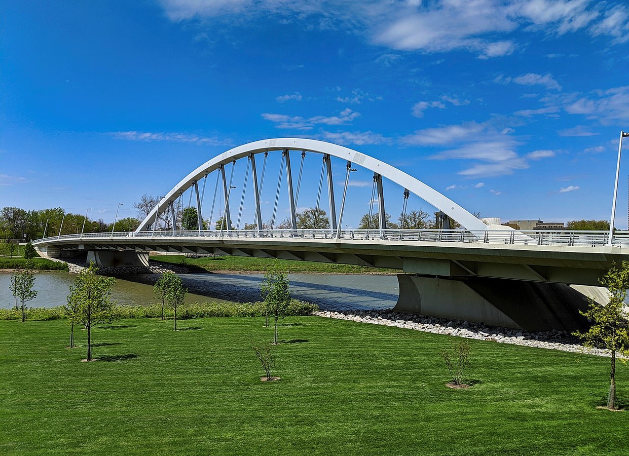 Main Street Bridge_© Sixflash Photo