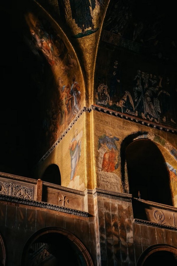 Image 1 1_Gothic architecture _©https://www.brittany.com.ph/blogs/the-basics-of-italian-architecture/
