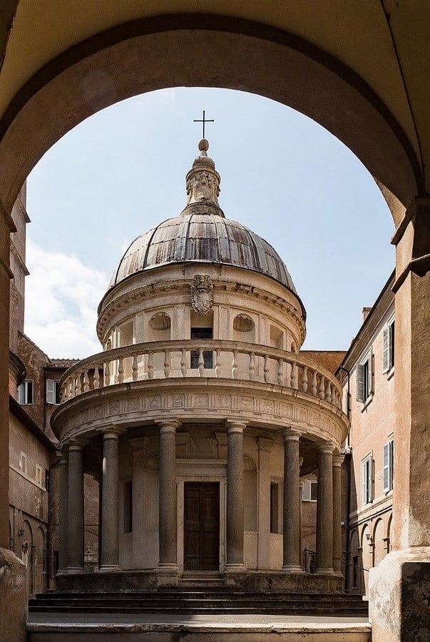 Image 1 2_The tempietto of San Pietro in Montorio, Rome_©https://en.wikipedia.org/wiki/Architecture_of_Italy#/media/File:Tempietto,_Haupteingang.jpg?w=999