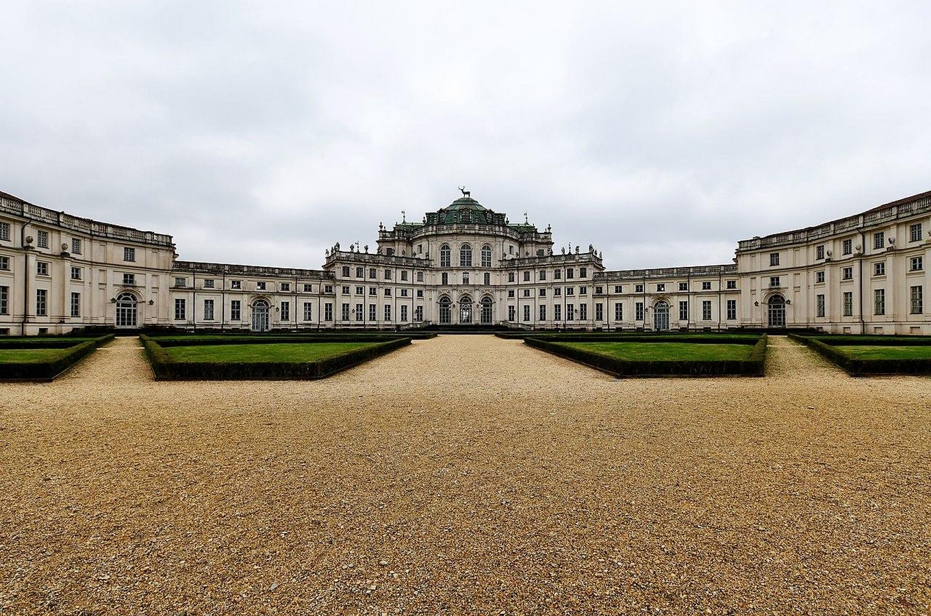 Image 14_original works of late Baroque architecture is the Palazzina di caccia di Stupinigi (Hunting Lodge of Stupinigi),_photo by Paris Orlando_©https://www.italyreview.com/italian-architectural-styles.html