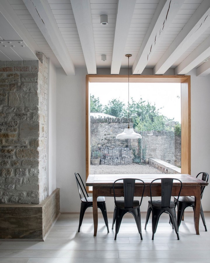 The smooth finish of the public zone complimenting the uneven ruins outside_Johan Dehlin