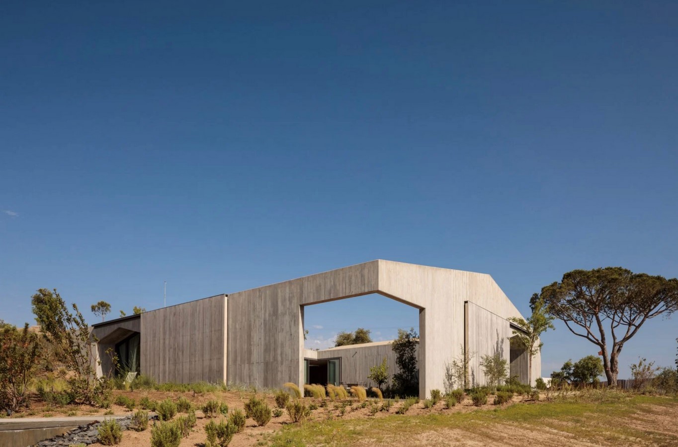 Minimalist concrete holiday homes with matching cutaways built by Manuel Aires Mateus - Sheet4
