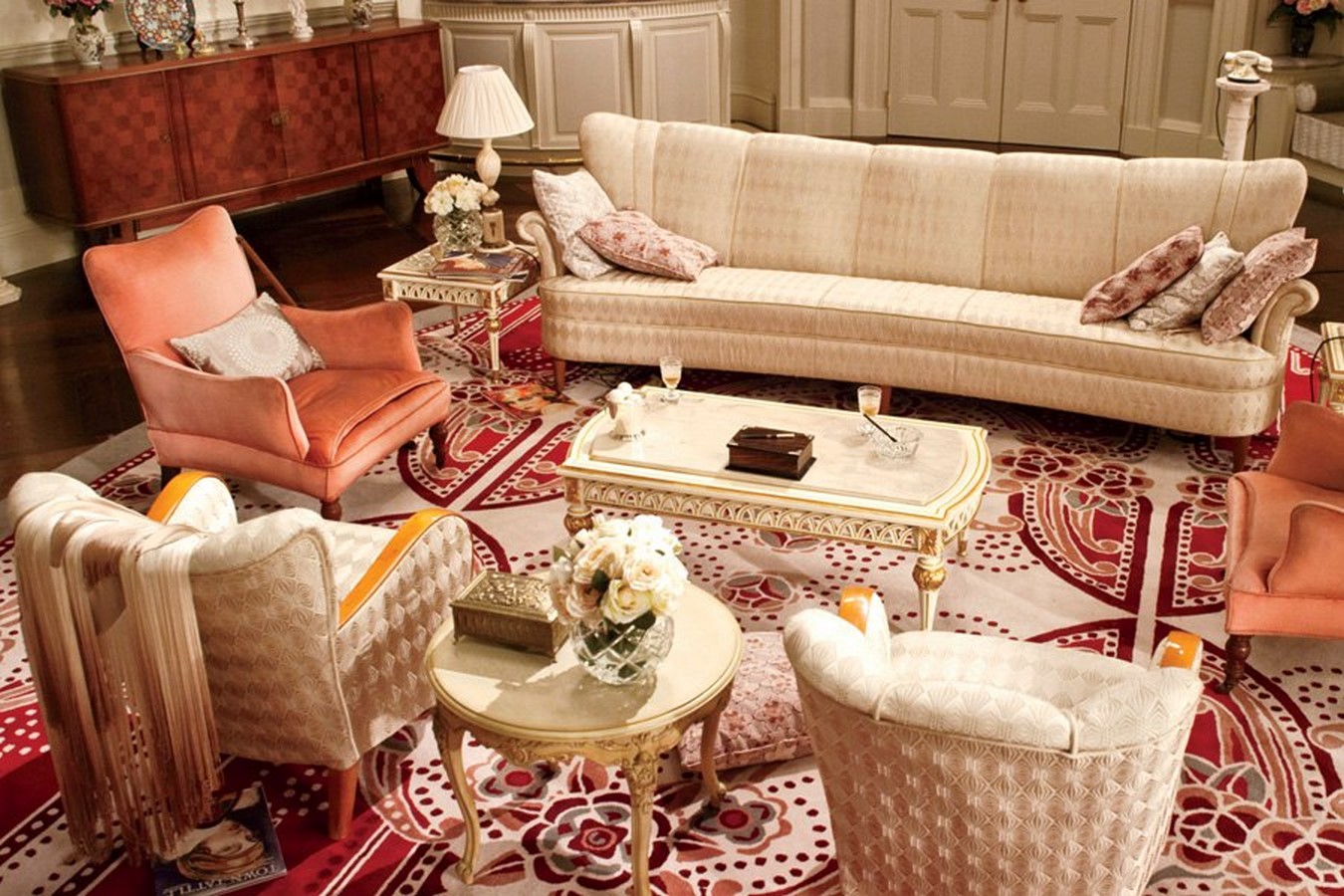 The Sitting Room_https://www.styleathome.com/decorating-design/design-lesson/article/tour-the-set-the-great-gatsby