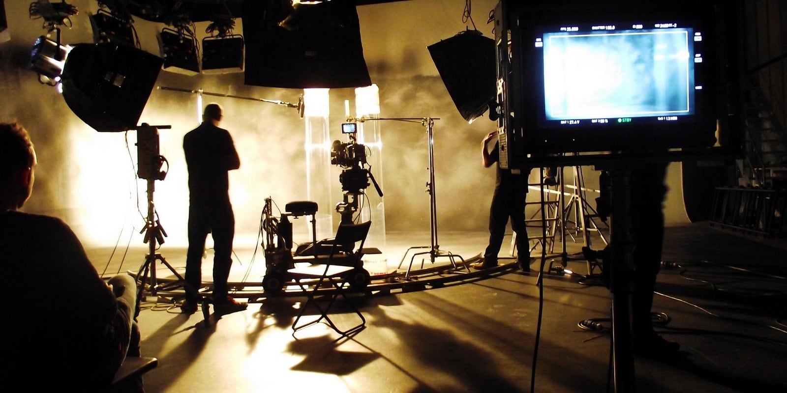 Mood Setting in Movies through Architecture - Sheet5