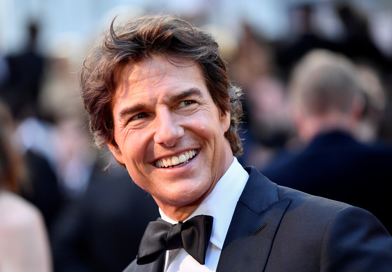 Tom Cruise House: 10 Facts through Architect's Lens - Sheet1