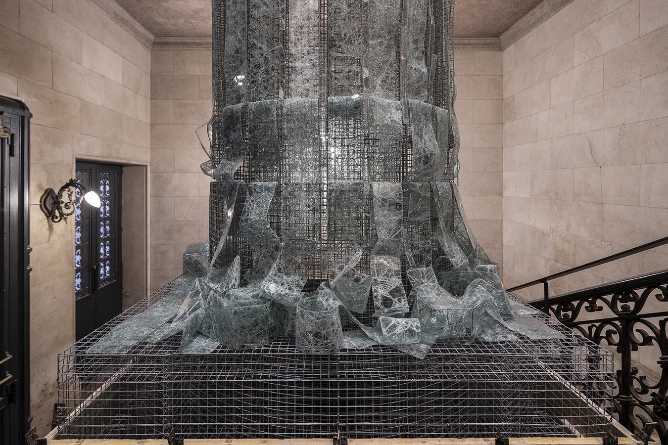 Edoardo Tresoldi Installation: The Historic Column at Venice's Procuratie Vecchie - Sheet7