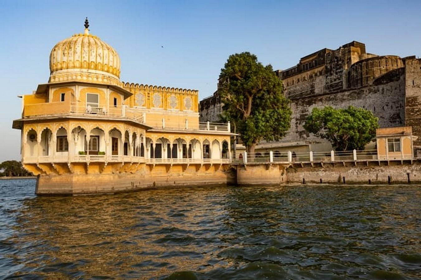 Phool Mahal Palace abutting the lake_©Phool Mahal Palace.jpg?w=999